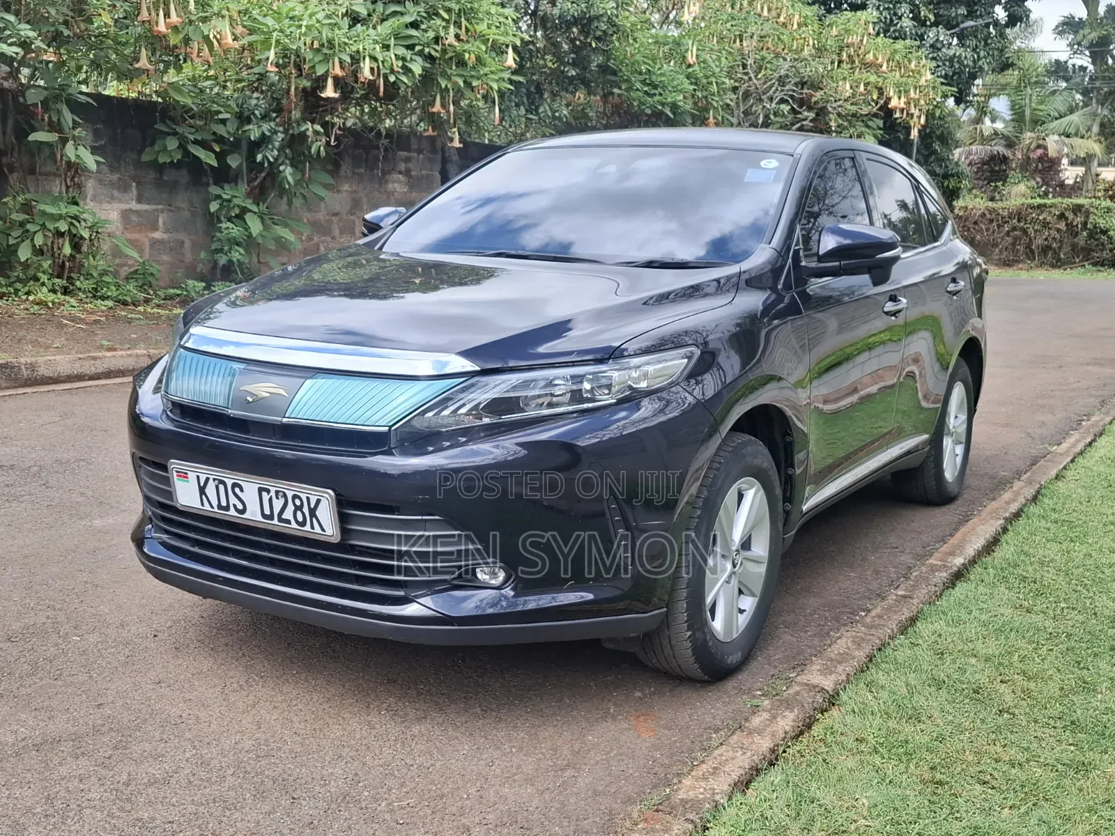 Toyota Harrier 2.0 2017 Black