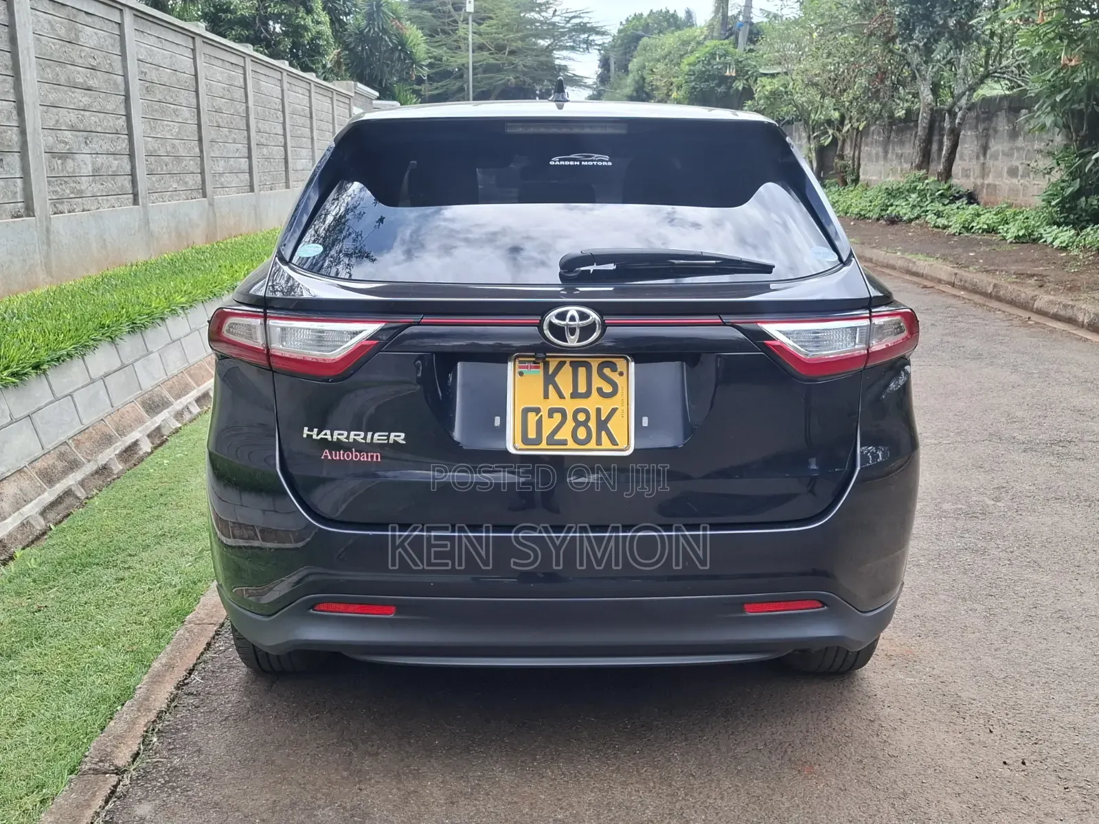 Toyota Harrier 2.0 2017 Black