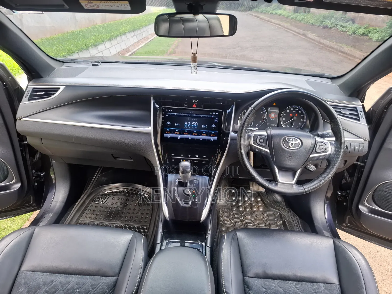 Toyota Harrier 2.0 2017 Black