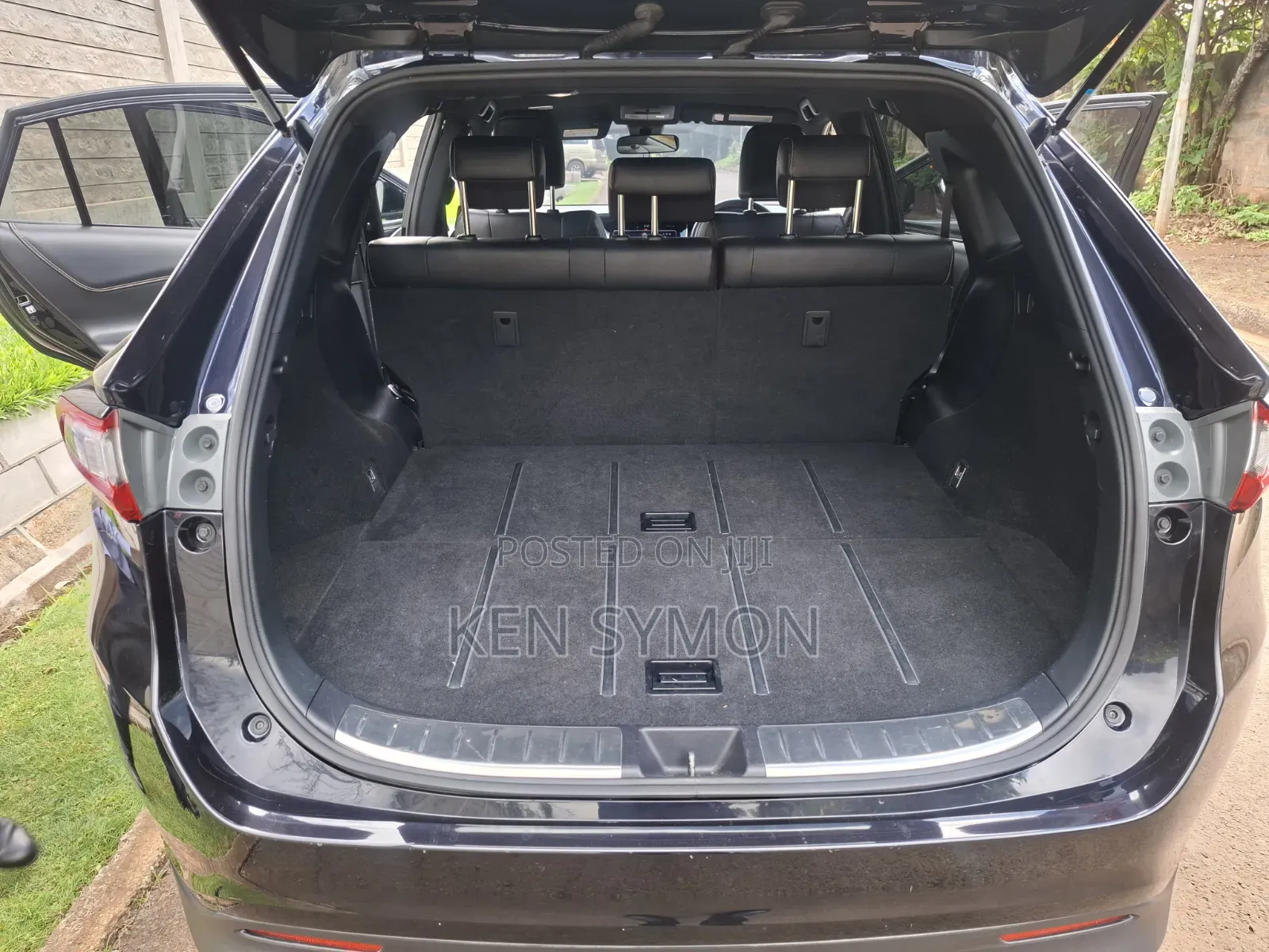 Toyota Harrier 2.0 2017 Black