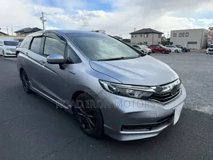Honda Fit Shuttle 1.5 Hybrid 2WD 2020 Silver