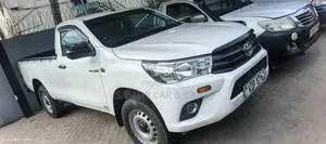 Toyota Hilux 2024 White