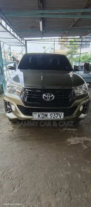 Toyota Hilux 2015 Green