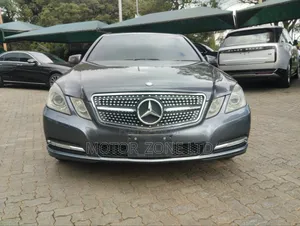 Mercedes-Benz E300 2009 Gray