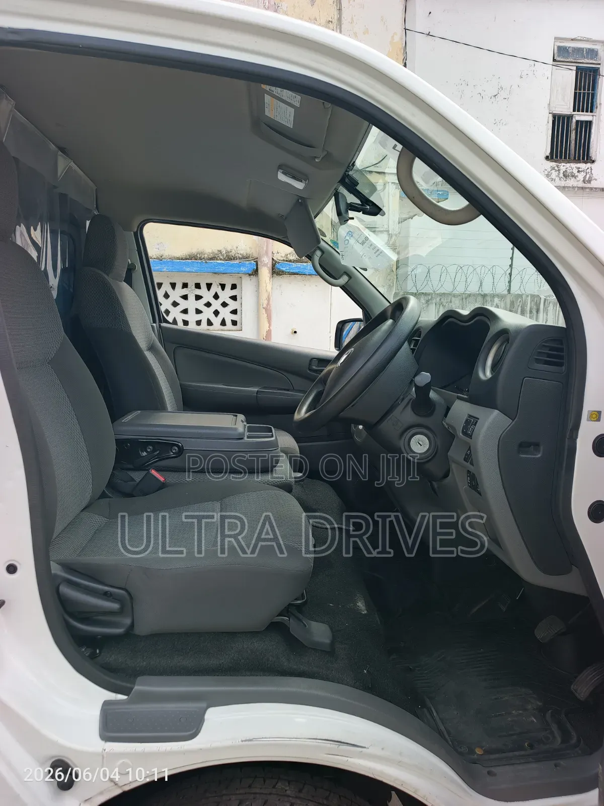 Nissan Caravan (Urvan) 2019 White