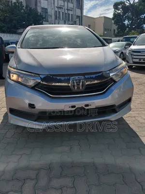 Honda Fit Shuttle 2020 Silver