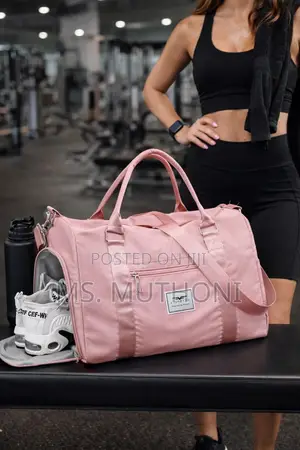 Gym Duffle Bag Ft Shoe Compartment and a Specialized Pocket for Wet