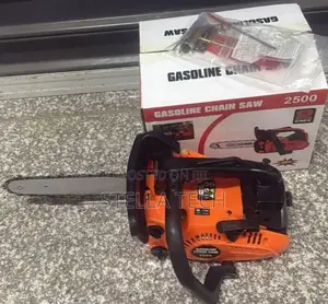 Small Gasoline Chainsaw 
Honda