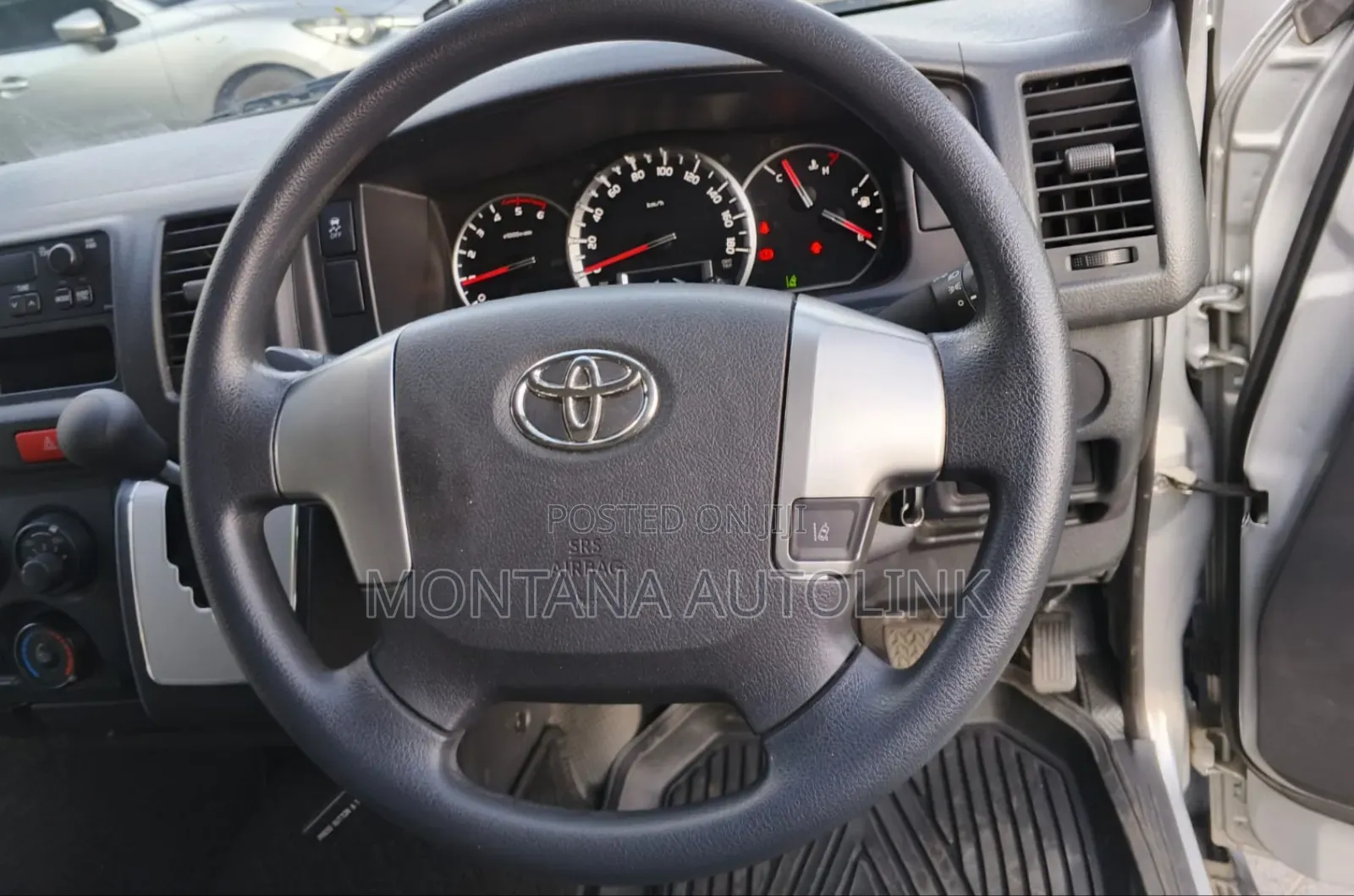 Toyota HiAce 2019 Silver