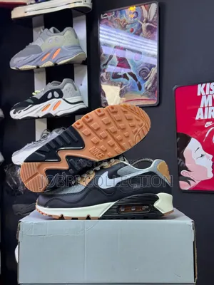 Patta X Nike Air Max 90 Sp "Waves" Sneakers