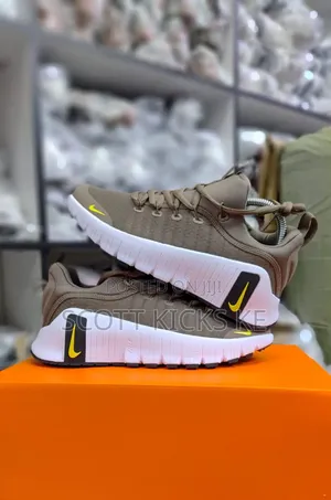 Nike Metcon Brown/White