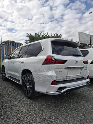 Lexus LX 570 AWD 2019 White