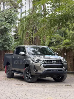 Toyota Hilux Revo Double Cab Deisel 2.4 AWD 2021 Green