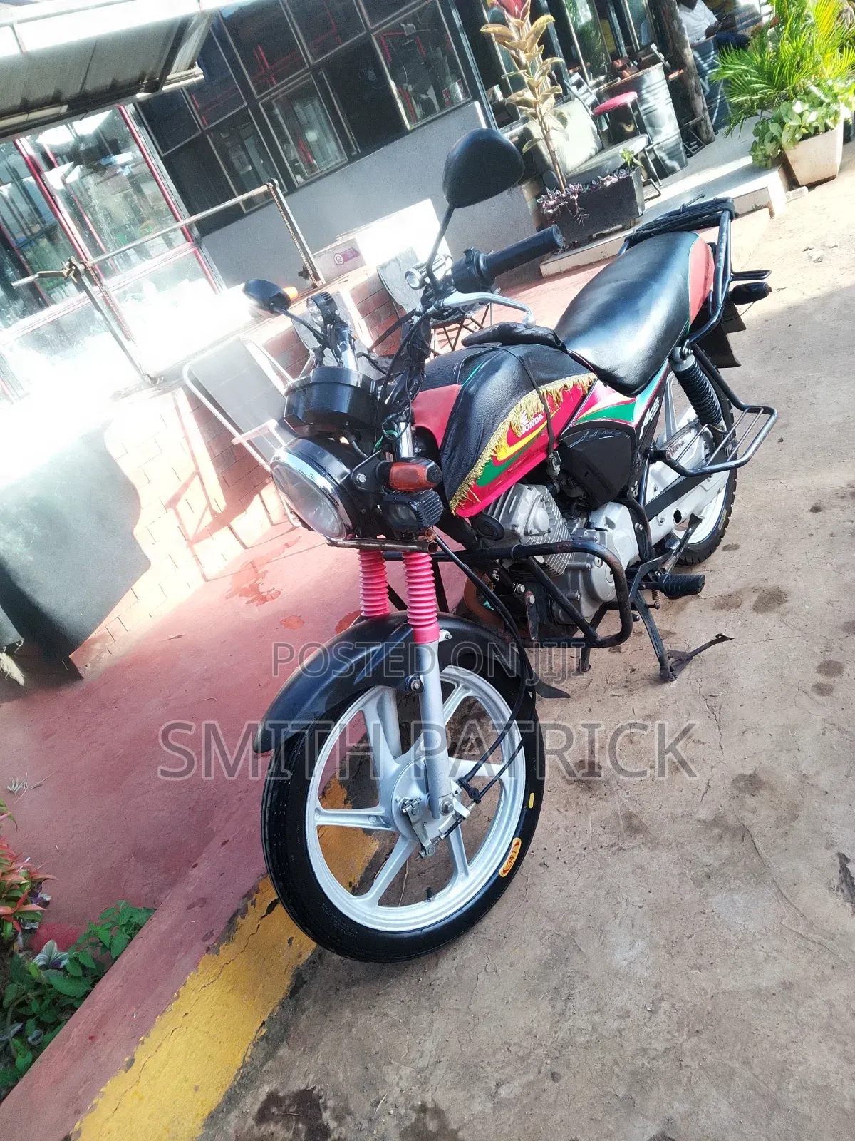 Honda CB 2021 Red