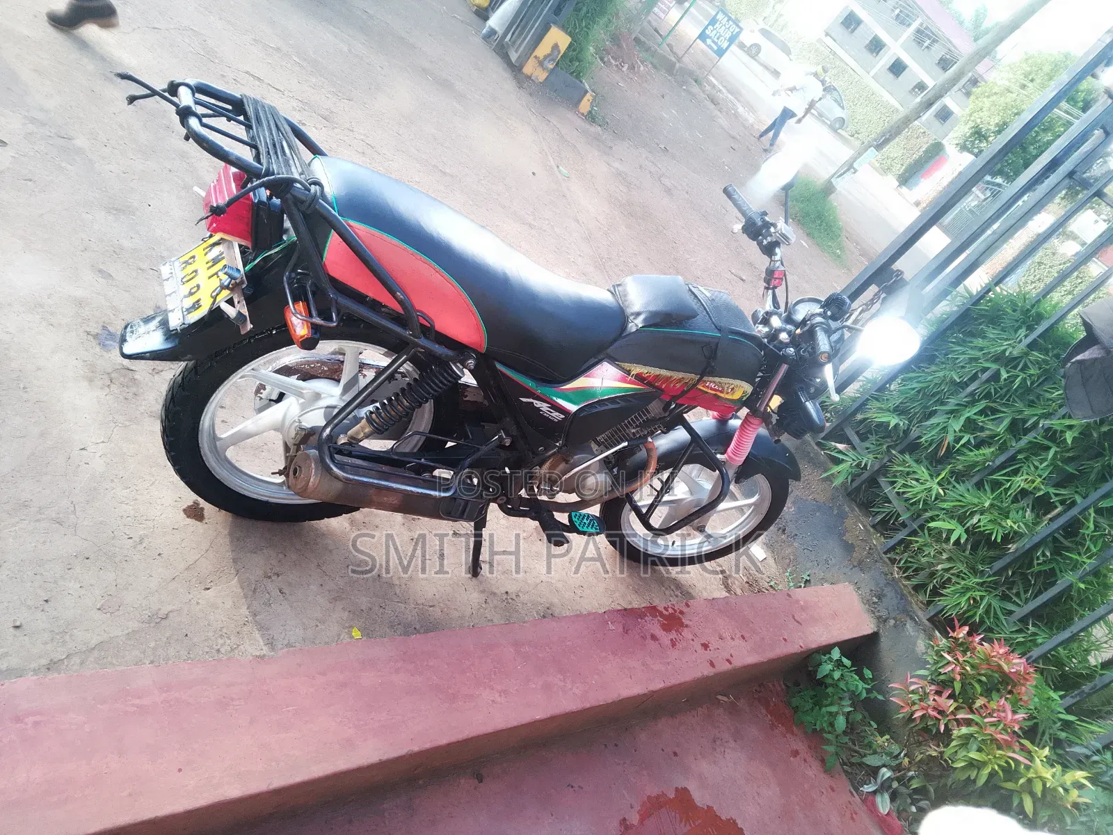 Honda CB 2021 Red