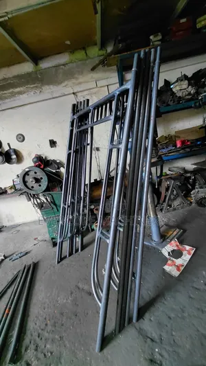 Best Quality Scaffolding Materials 2.1metre Length.