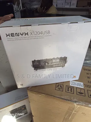 Behringer Xenyx X1204usb Plain Mixer