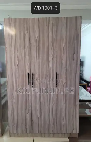 Wardrobe : Spacious Three-Door Wardrobe