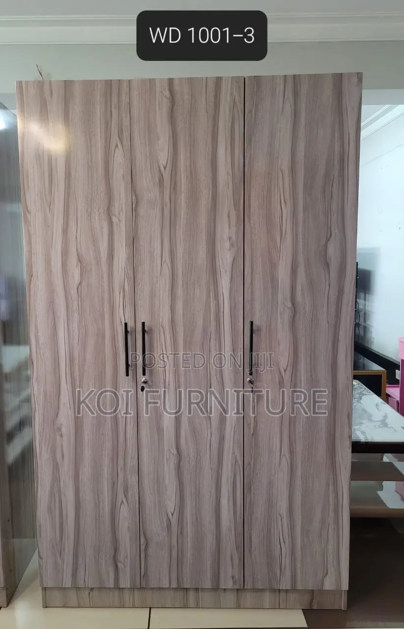 Wardrobe : Spacious Three-Door Wardrobe