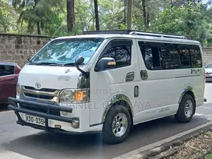 Toyota HiAce 2014 White