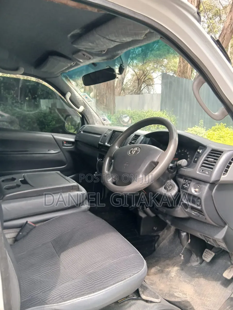 Toyota HiAce 2014 White