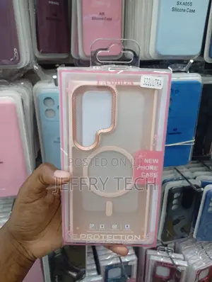 Samsung Galaxy S22 Ultra Case Features a Rose Gold Camera Border