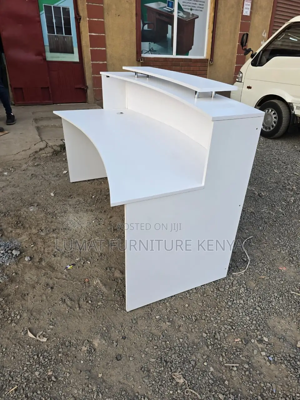 Curved Welcoming Reception Desk