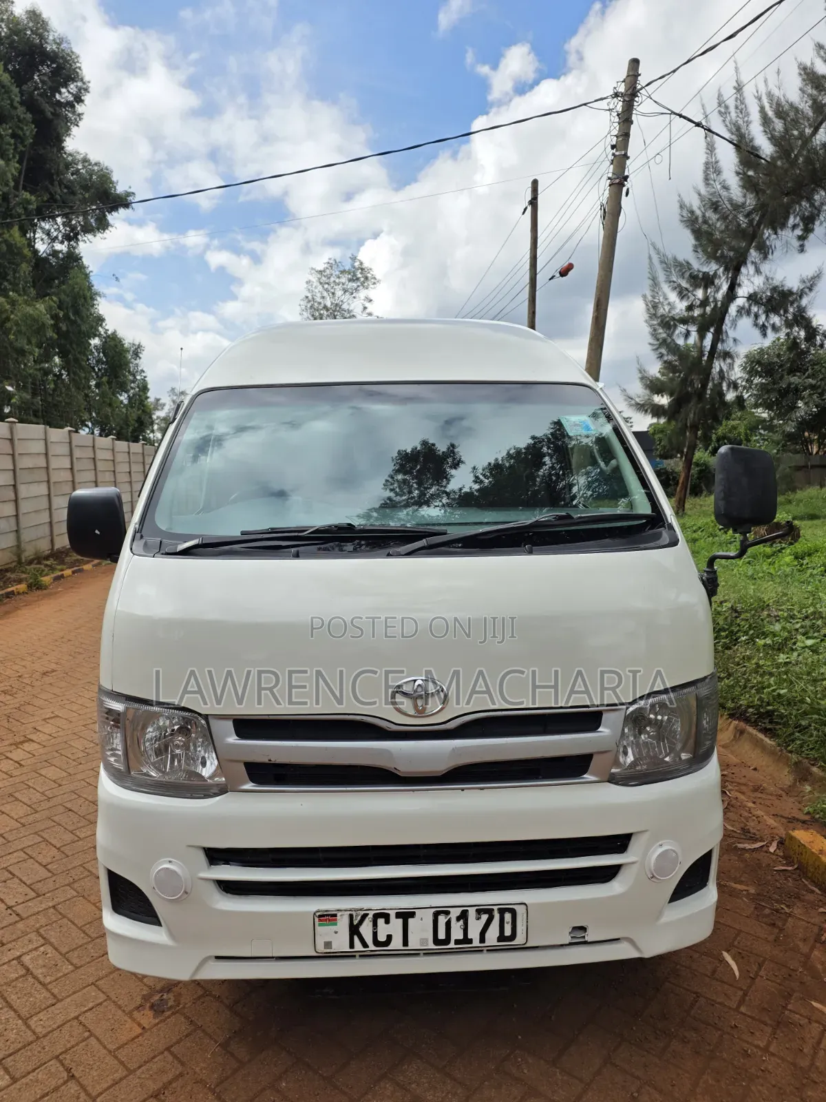 Toyota HiAce 2011 White
