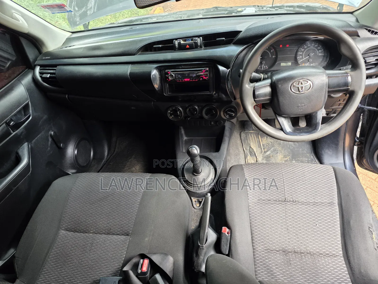 Toyota HiAce 2011 White