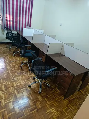 8-Way Workstation – Efficient Office Layout for Large Teams