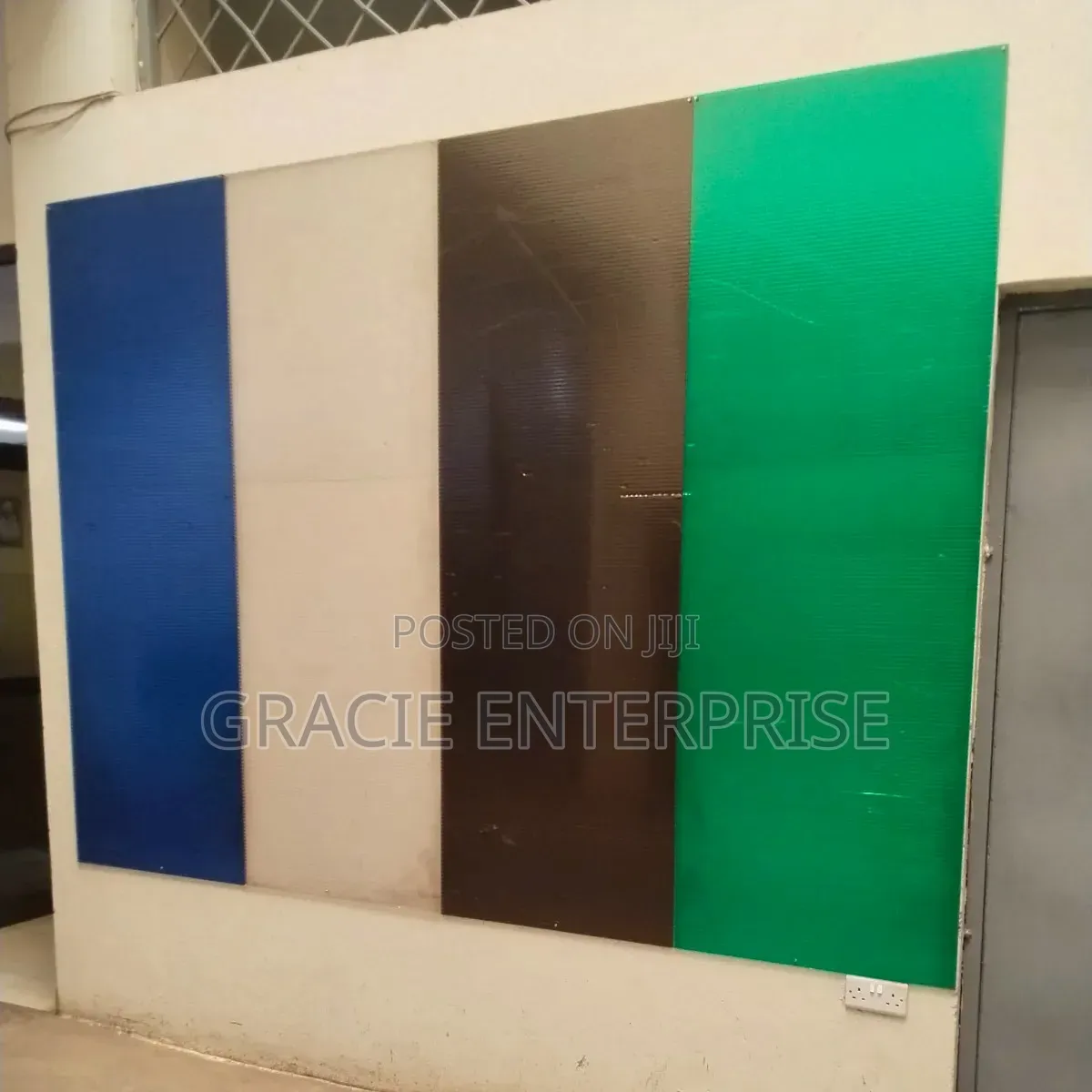 Twin Wall / Hollow Polycarbonate Sheets