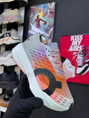 Running Cloudboom Strike Sneakers