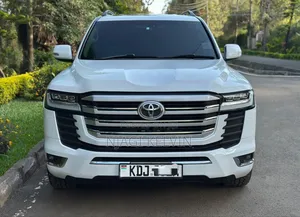 Toyota Land Cruiser 4.6 V8 ZX 2015 White