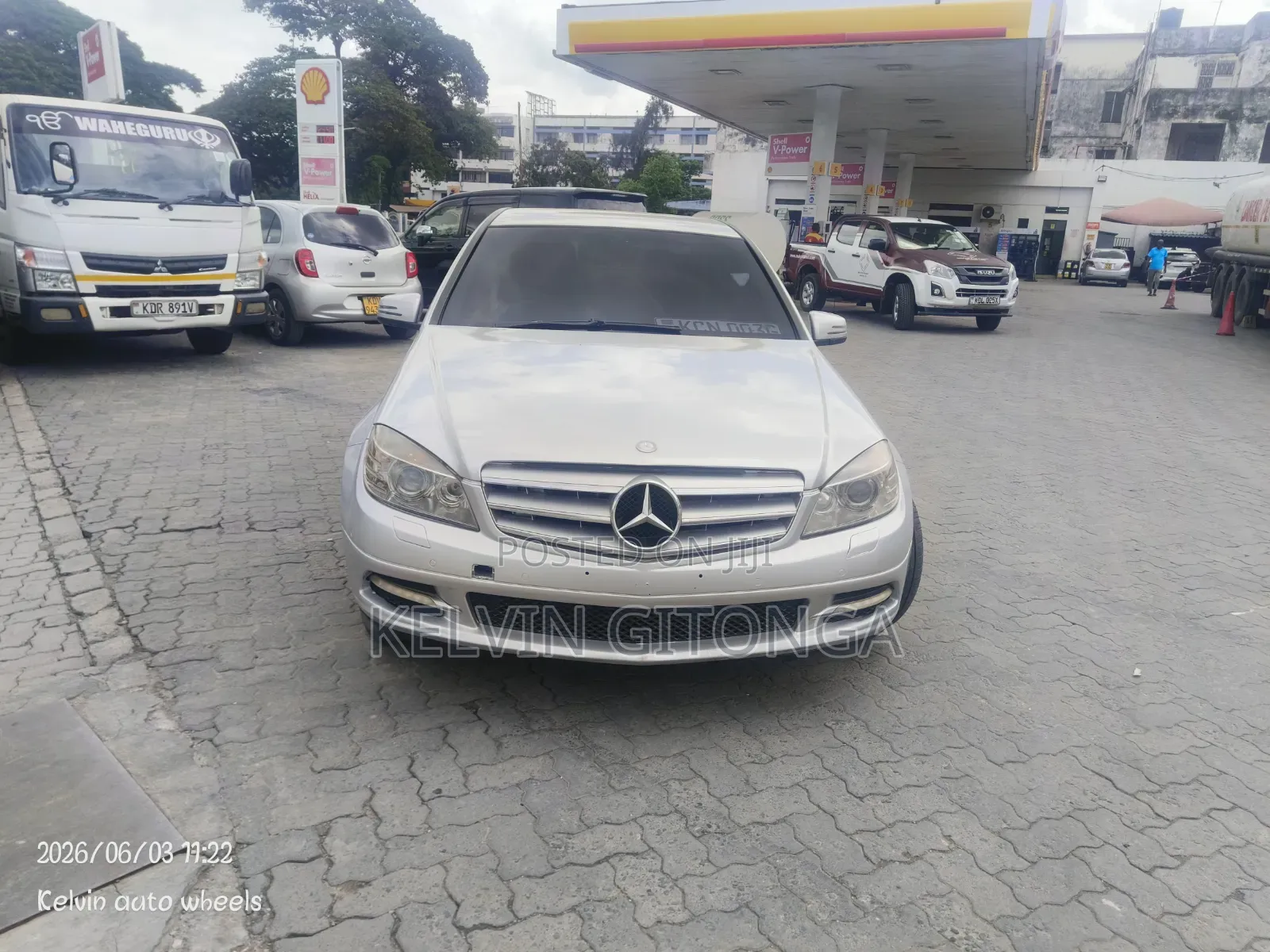 Mercedes-Benz C200 2011 Silver
