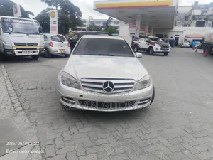 Mercedes-Benz C200 2011 Silver