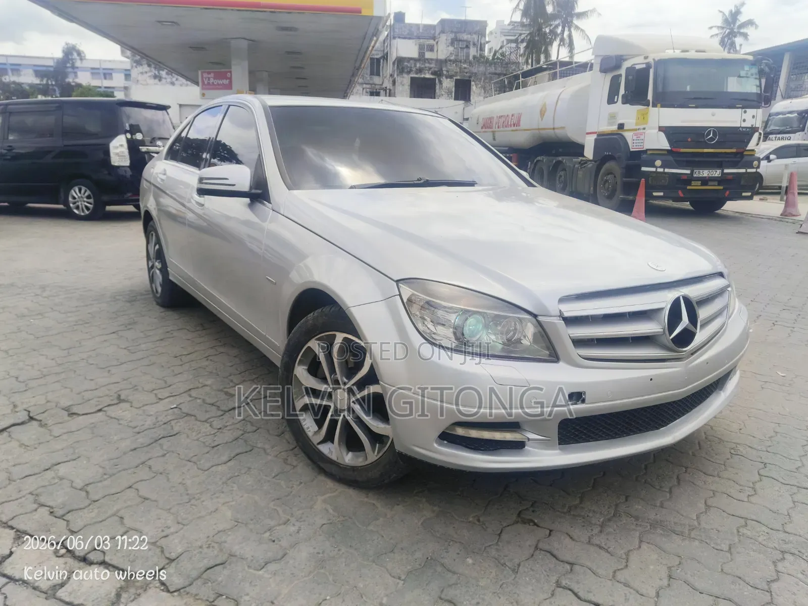 Mercedes-Benz C200 2011 Silver