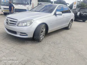 Mercedes-Benz C200 2011 Silver