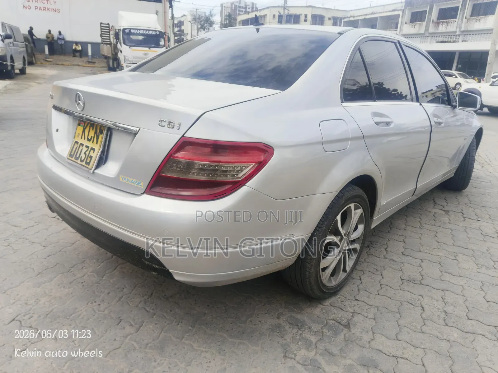 Mercedes-Benz C200 2011 Silver