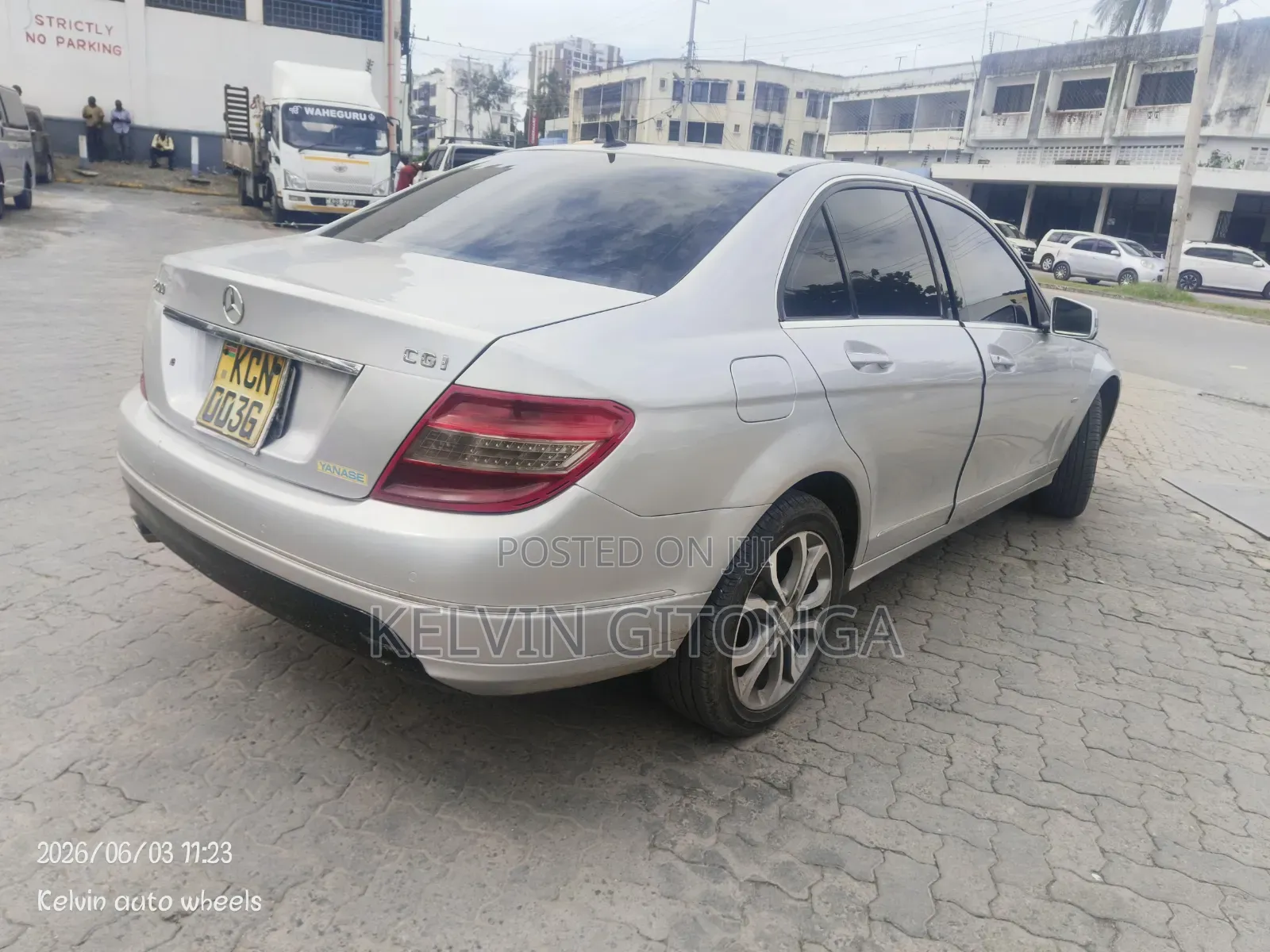 Mercedes-Benz C200 2011 Silver