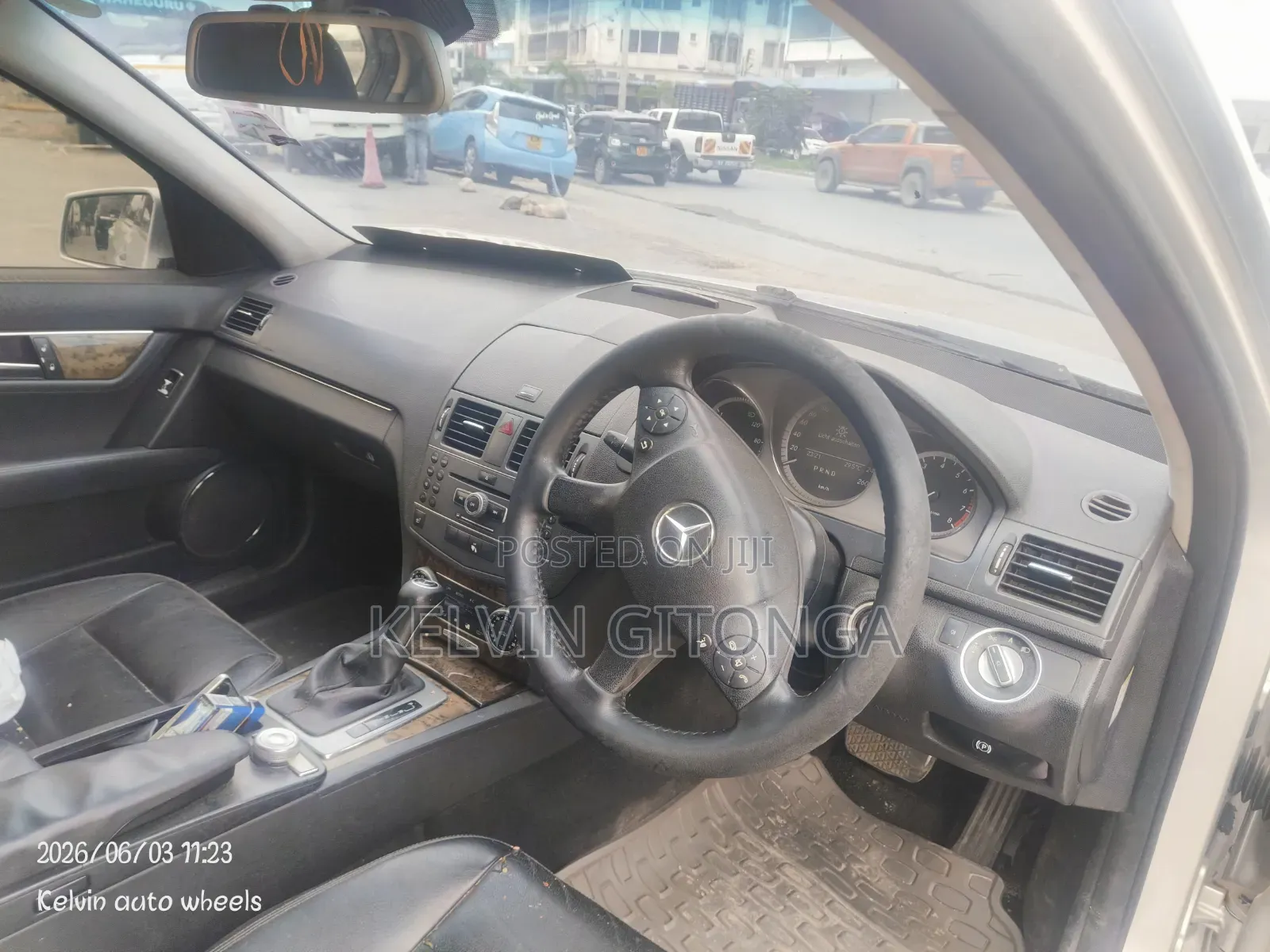 Mercedes-Benz C200 2011 Silver