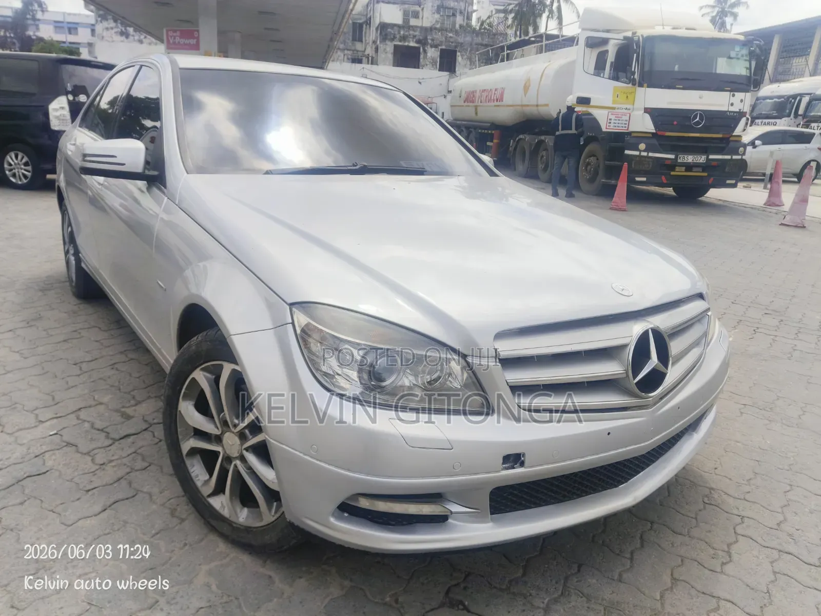 Mercedes-Benz C200 2011 Silver