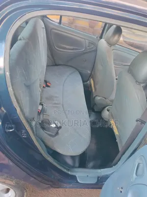 Toyota Vitz 2000 Blue