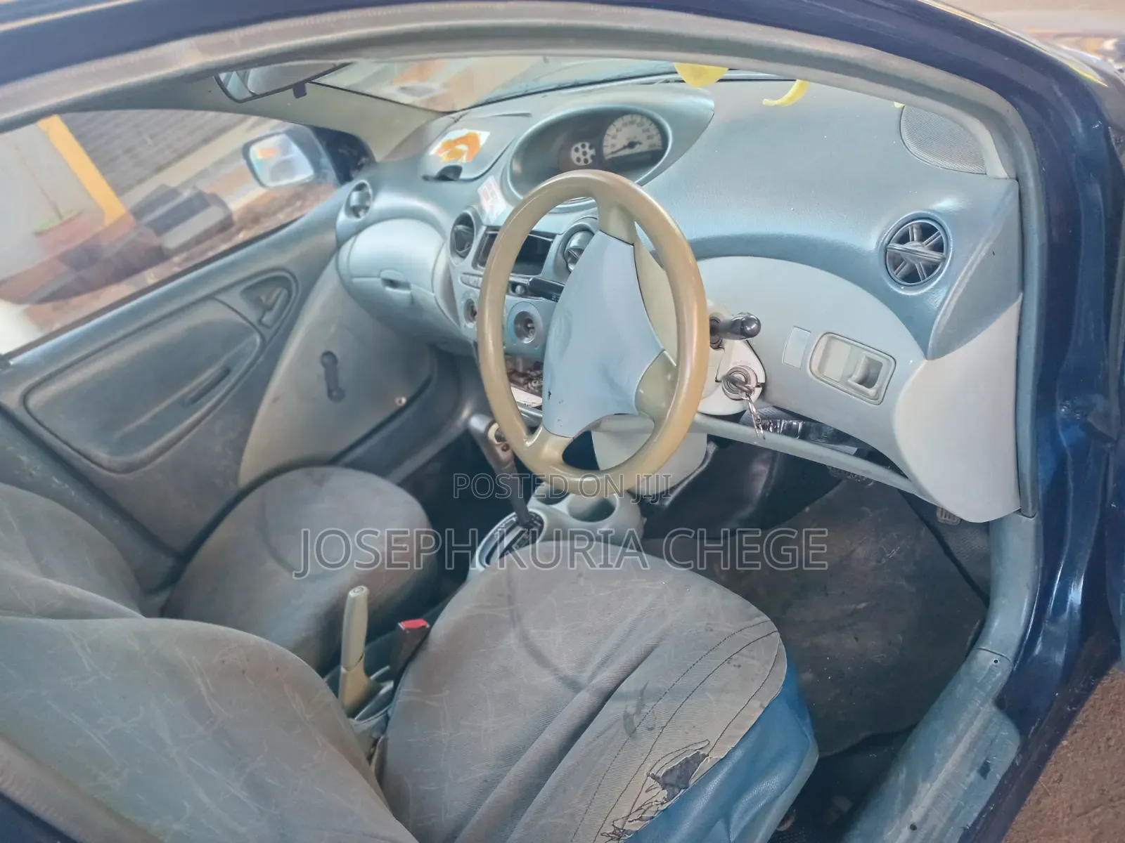 Toyota Vitz 2000 Blue