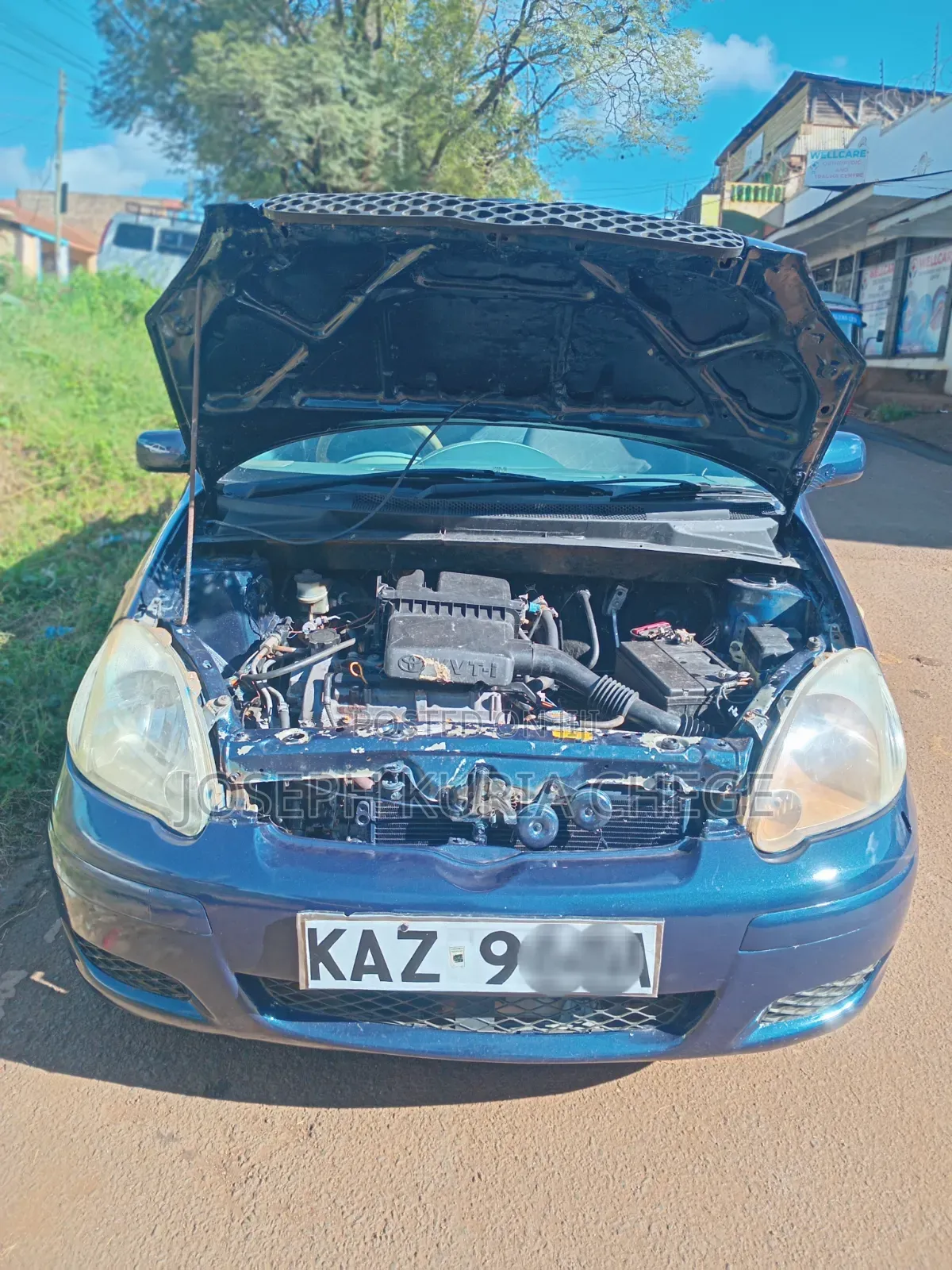 Toyota Vitz 2000 Blue