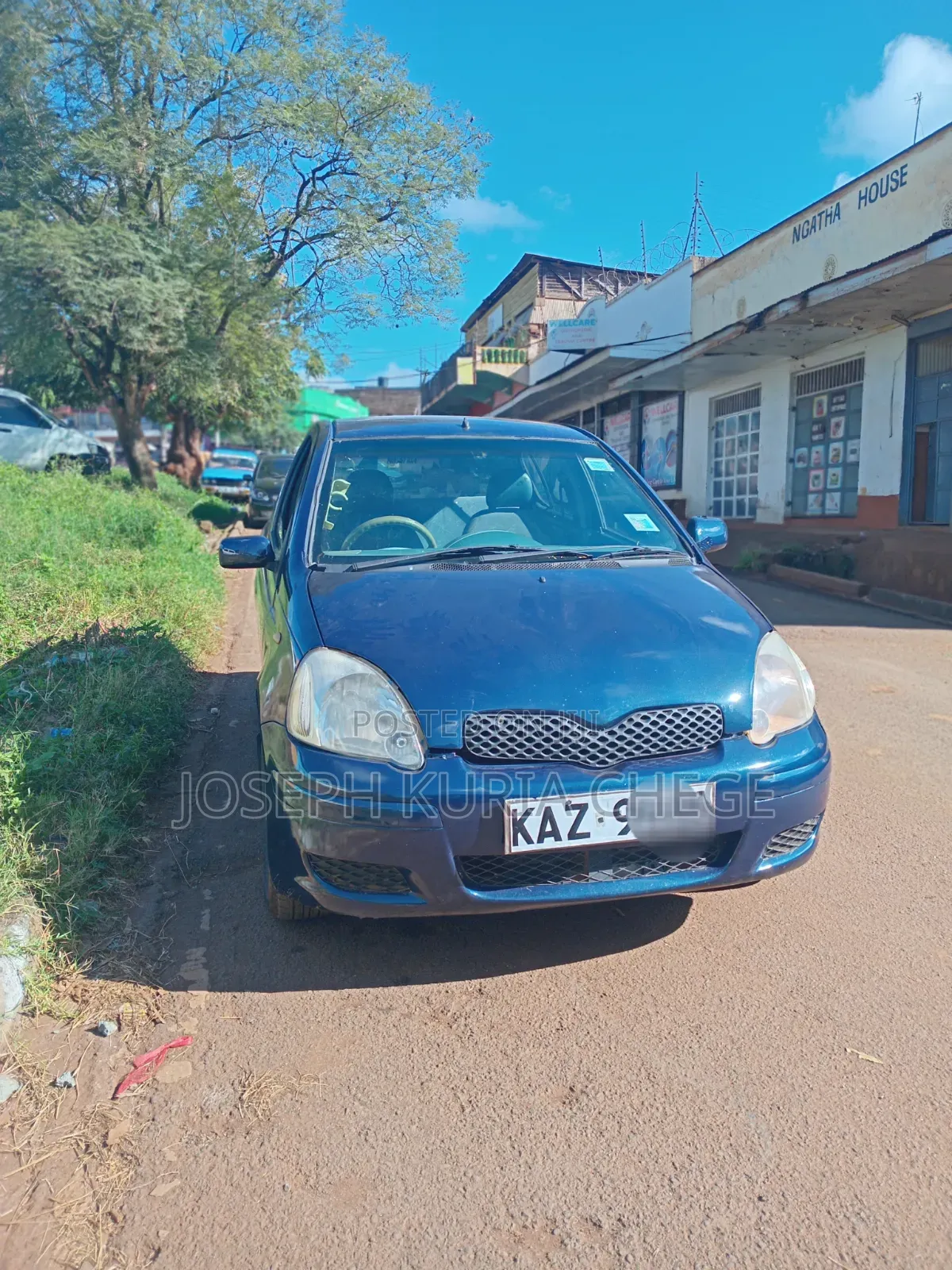 Toyota Vitz 2000 Blue