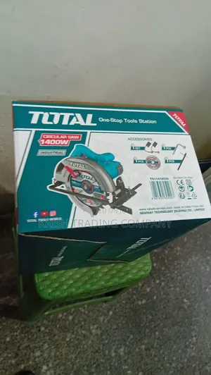Total 1400w Industrial Circular Saw