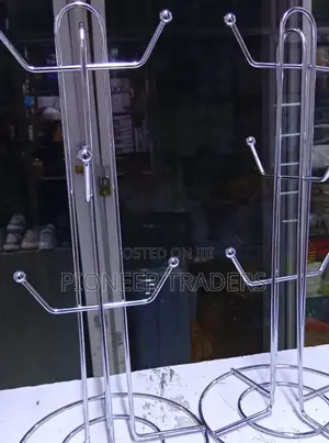 Light Silver Cup Stand