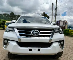 Toyota Fortuner 2018 White