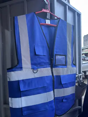 Reflective Utility Vest With Reinforced Pocket Design