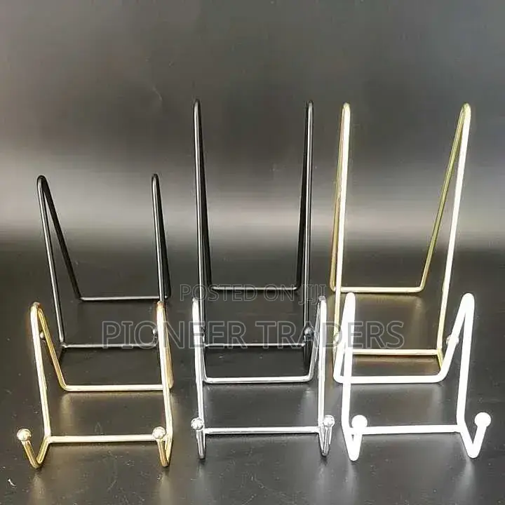 Gold Plate Stand